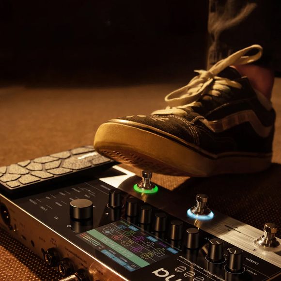 Donner_Arena_2000_guitar-multieffekt-pedalboard_7
